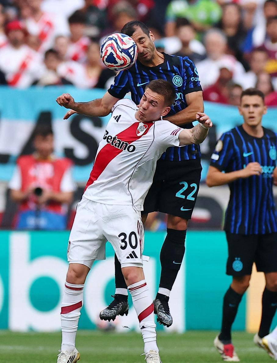 包含国际米兰-不敌桑普多利亚，连续两轮失利的词条