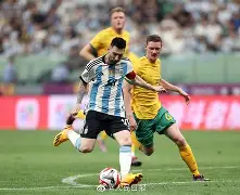 中国足球队在国际赛场上获得胜利